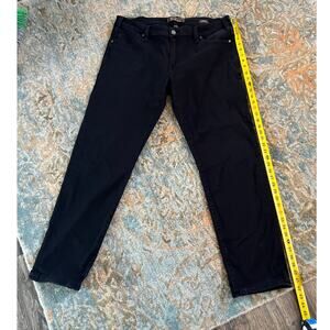 34 Heritage Courage Mid Rise Black Jeans 38x34